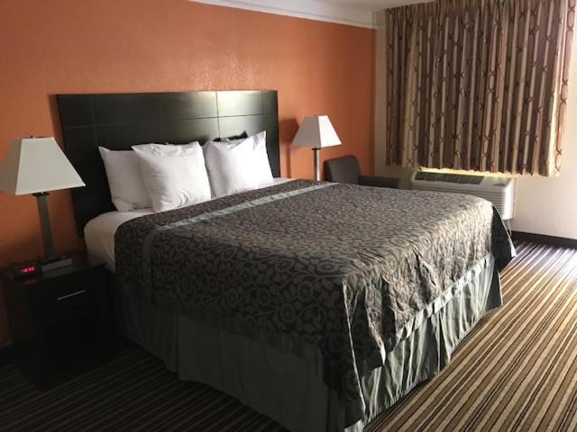 Days Inn By Wyndham Jacksonville Baymeadows Dış mekan fotoğraf