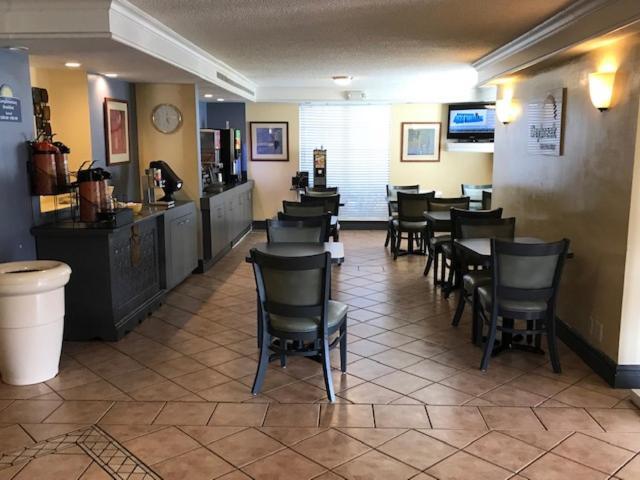 Days Inn By Wyndham Jacksonville Baymeadows Dış mekan fotoğraf